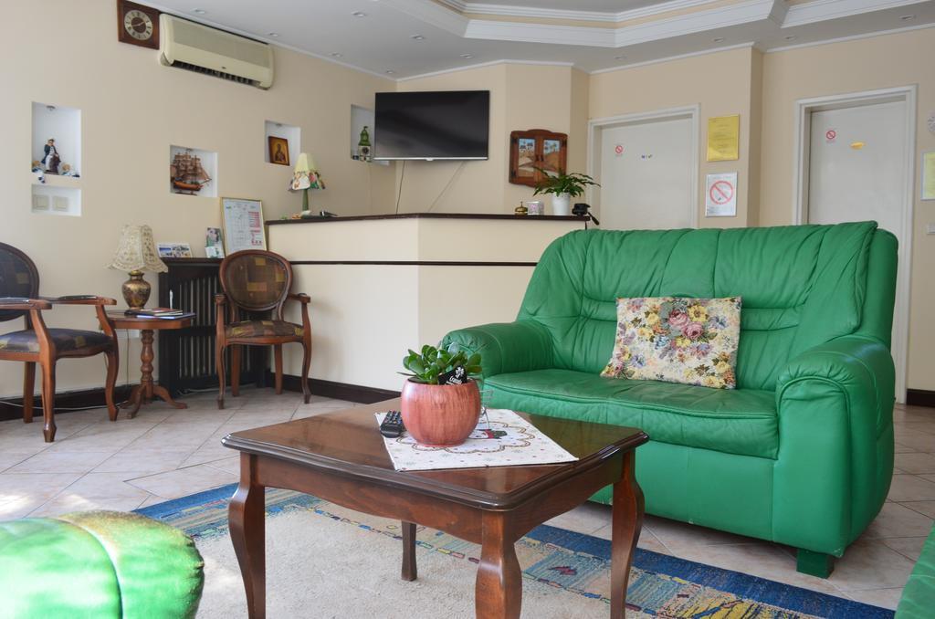 B&B Villa Evandjelina Sremska Kamenica Dış mekan fotoğraf