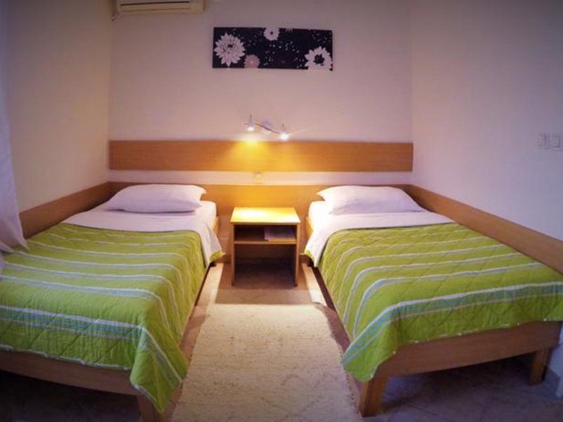 B&B Villa Evandjelina Sremska Kamenica Dış mekan fotoğraf